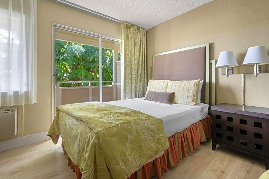 Plantation Hale Suites
