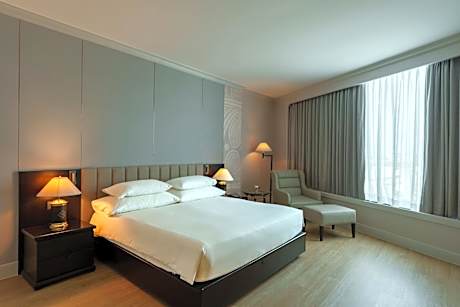 Premier Executive Suite