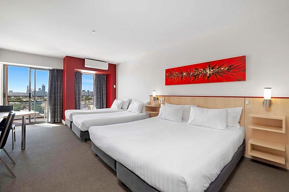 Metro Hotel Perth