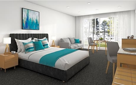 Ensenada Motor Inn and Suites