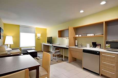 Queen Suite - Hearing Access/Non-Smoking