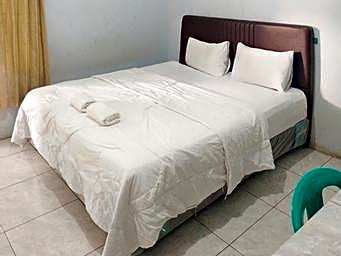 Penginapan Kurnia Sluke