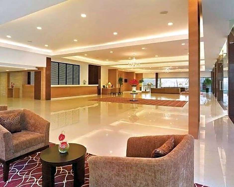 Hotel Naveen Lakeside
