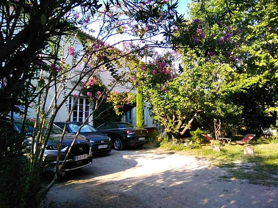 LE PETIT PALAIS Maisonnette