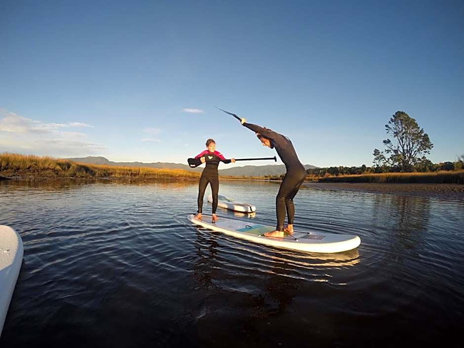 Bazils hostel & Surf School
