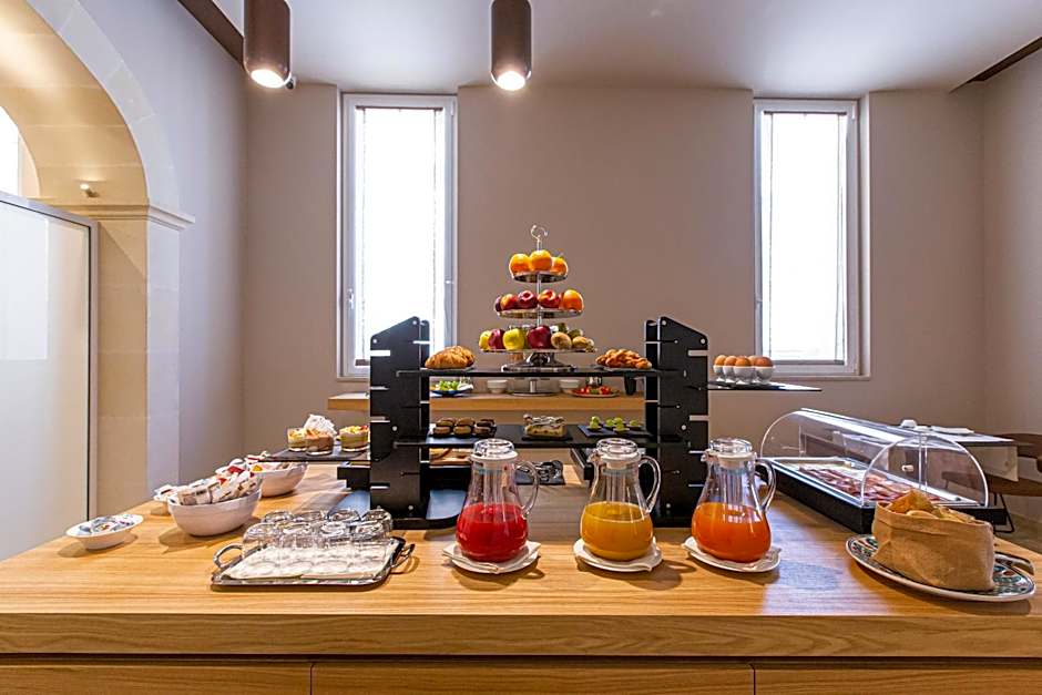 Charme SIMON BOLIVAR