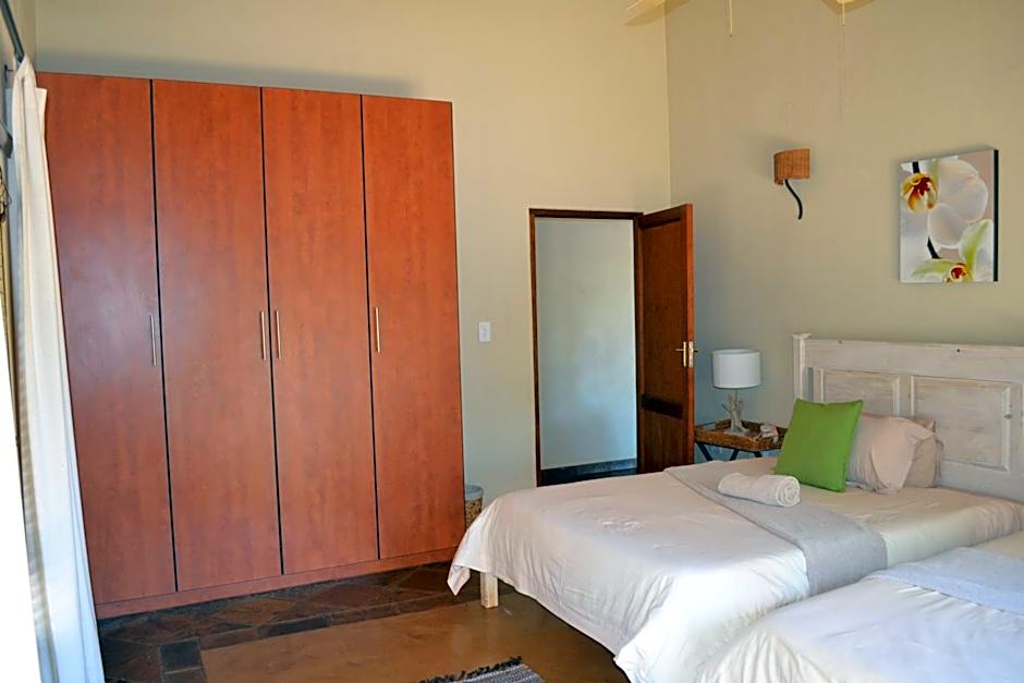 Makhato 84 Bush Lodge