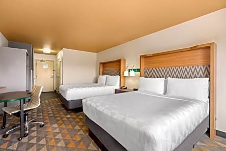 King Room with Roll-In Shower - Disability Access