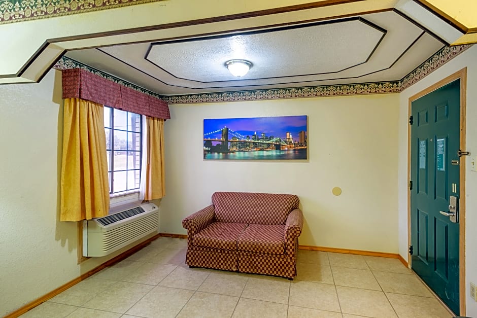 Three Rivers Executive Inn & Suites By OYO