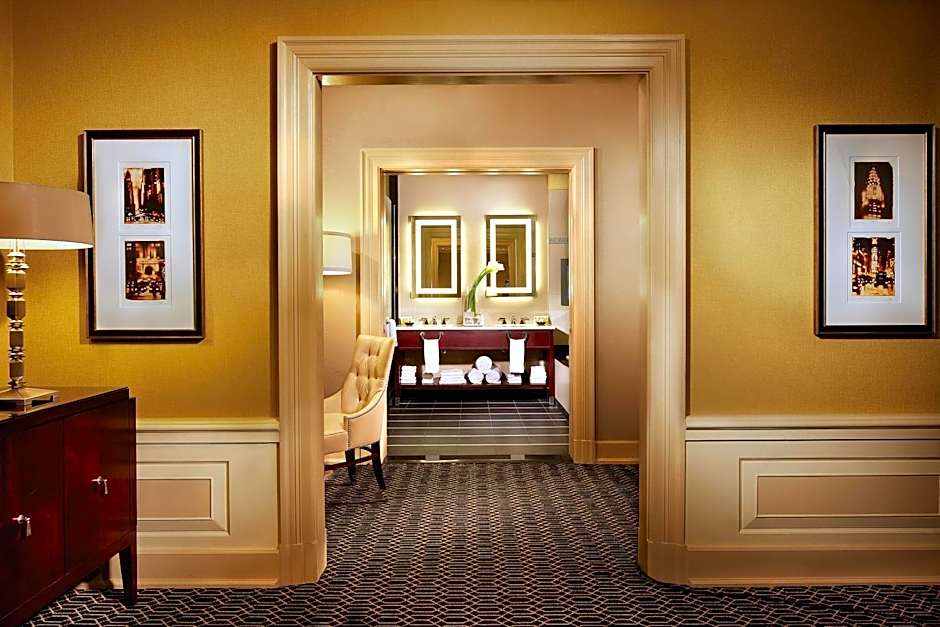 The Algonquin Hotel Times Square, Autograph Collection by Marriott