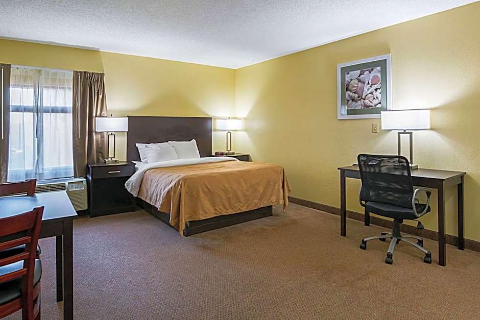 Quality Inn & Suites Greensburg I-74