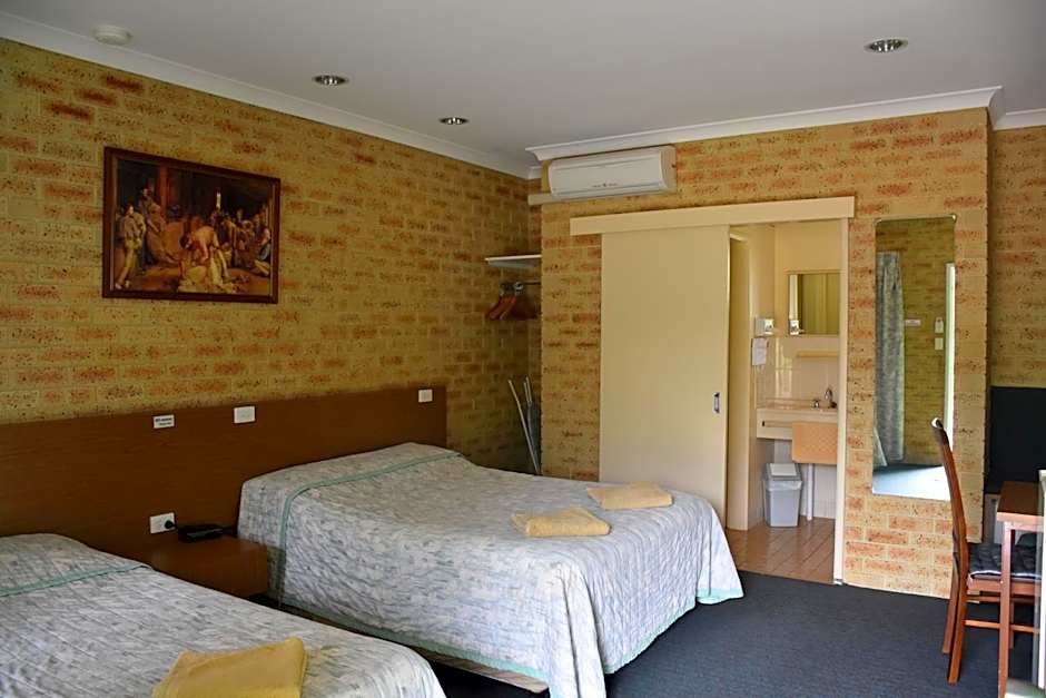 Mount Barker Valley Views Motel & Chalets, Western Australia