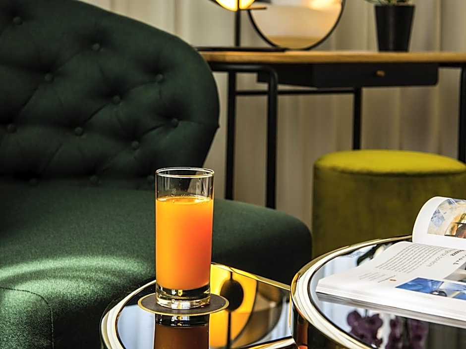 Le Louis Versailles Château Hotel-MGallery