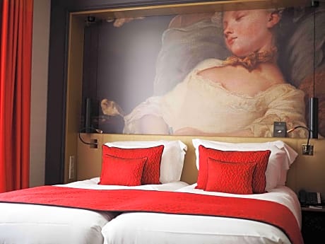 SUPERIOR ROOM WITH 2 SINGLE-SIZE BEDS