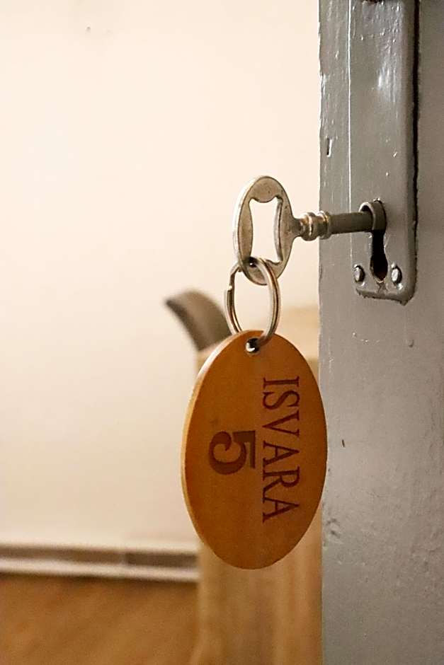 Hôtel & Restaurant ISVARA