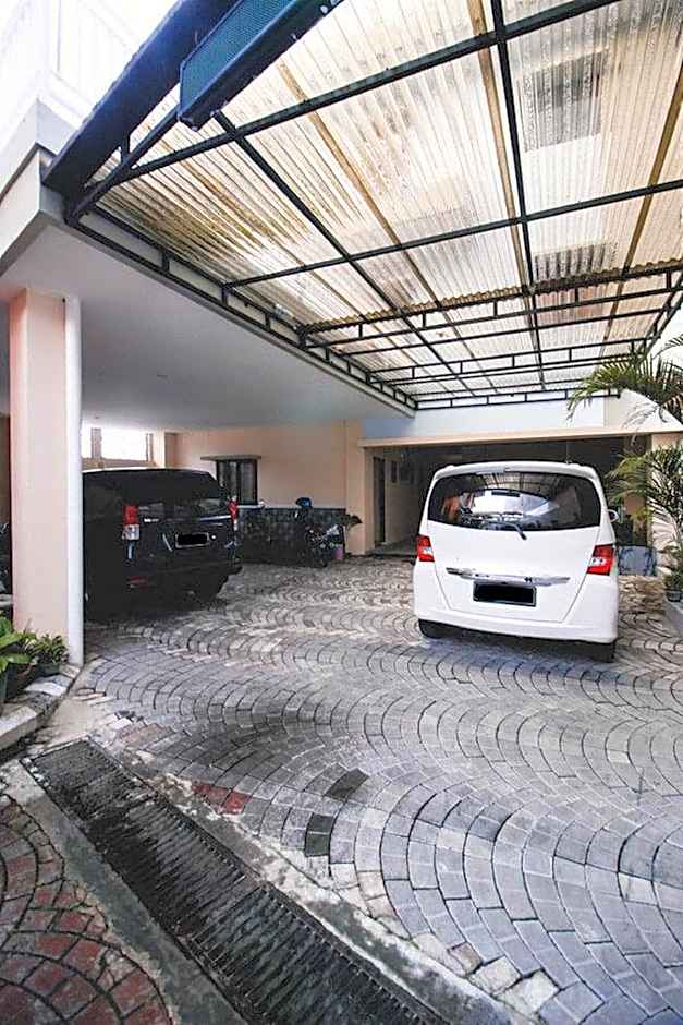 RedDoorz Plus @ Pogung Raya