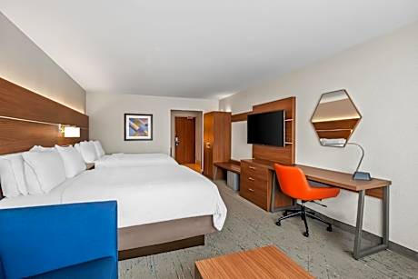 Queen Suite with Two Queen Beds
