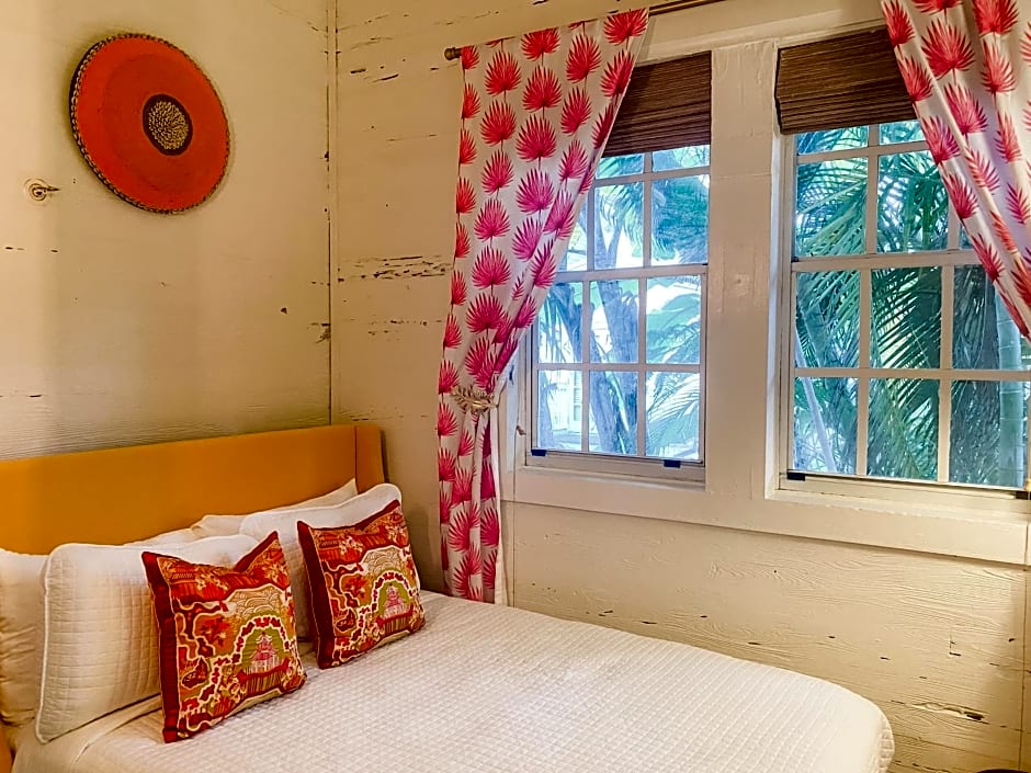Marreros Guest Mansion - Adult Only