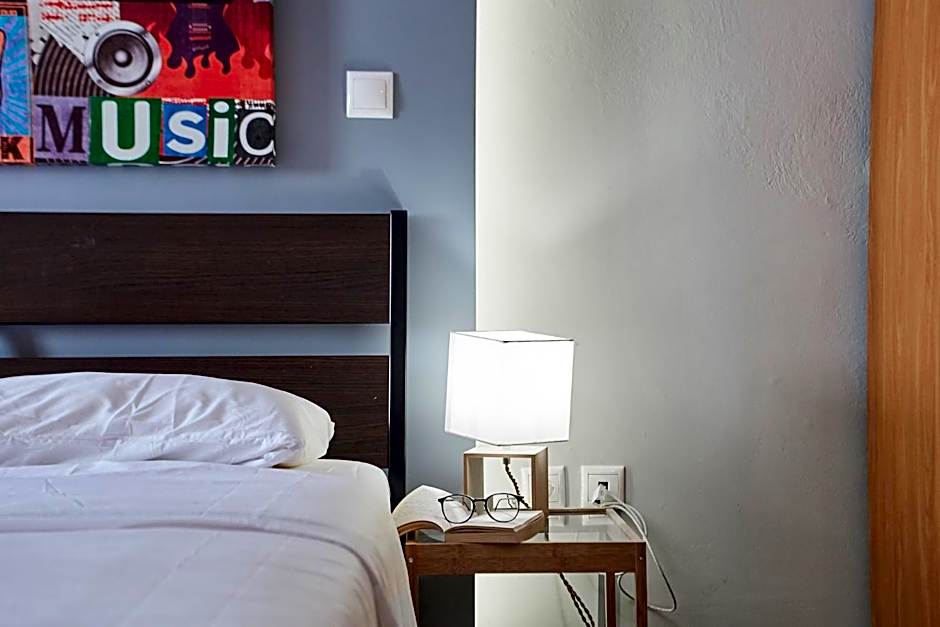 toStay-Unique apartment hotel in Athens center!