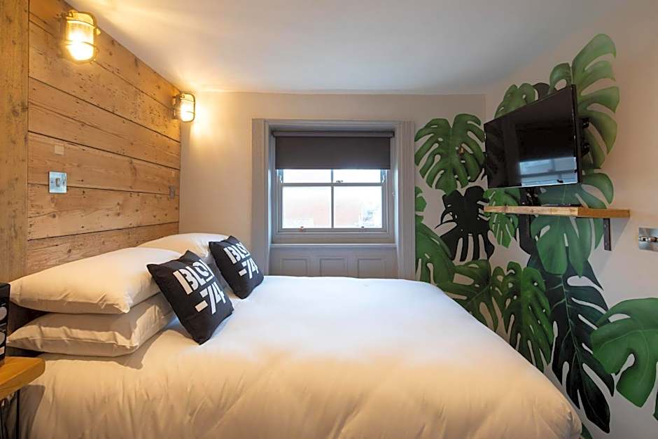 Photo 1 of 7 of Small Double Room