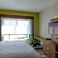 Holiday Inn Express Hotel & Suites Atlanta Airport West - Camp Creek By IHG