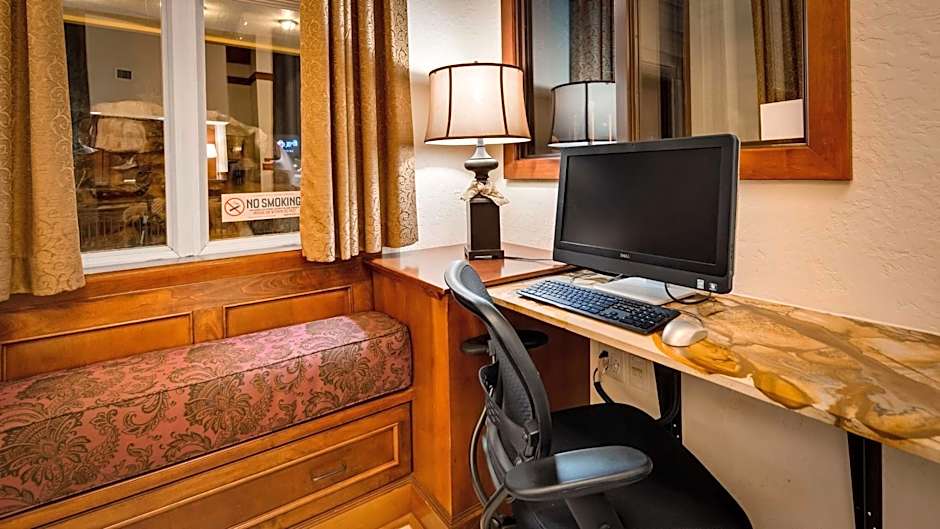 Best Western Plus Greenwell Inn