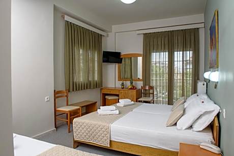 Triple Room with City View