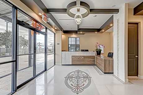 Comfeeni Inn and Suites