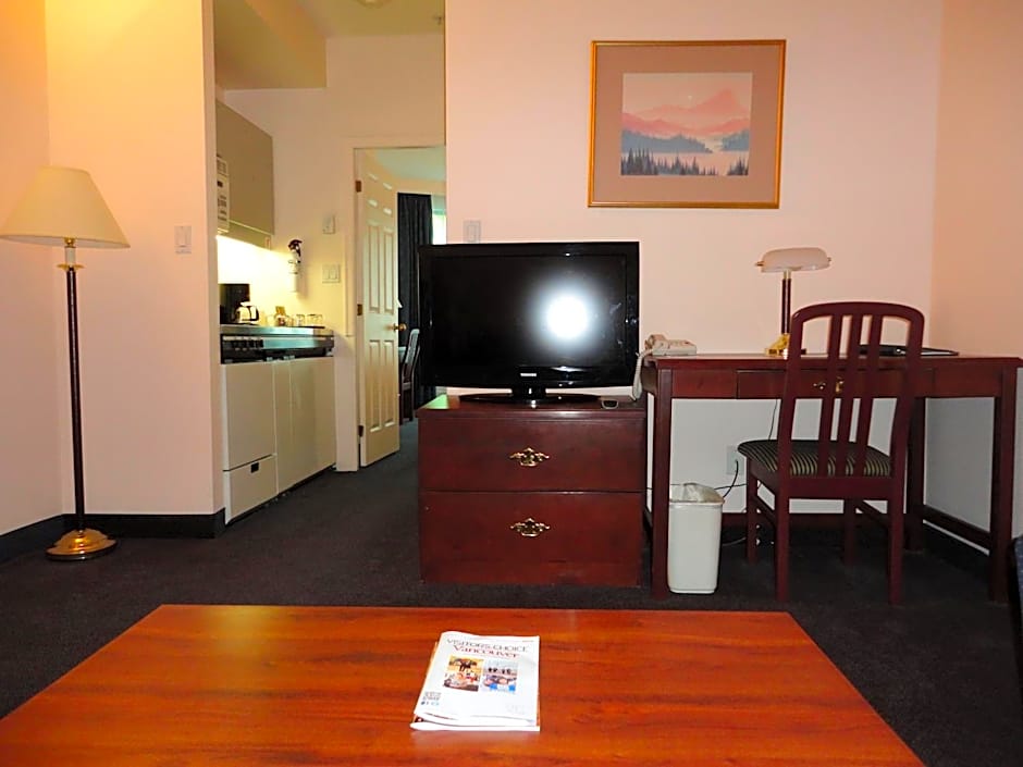 Rosedale on Robson Suite Hotel