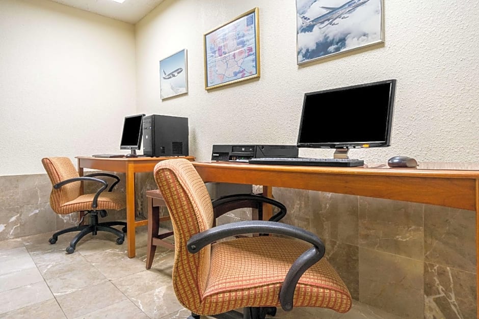 Days Inn by Wyndham Columbus Airport