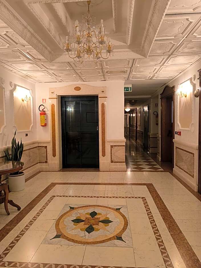 Mariano IV Palace Hotel