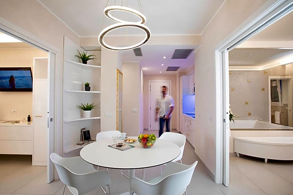 White Suite & Apartments