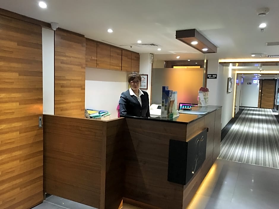 Friends Yo Tong Regency