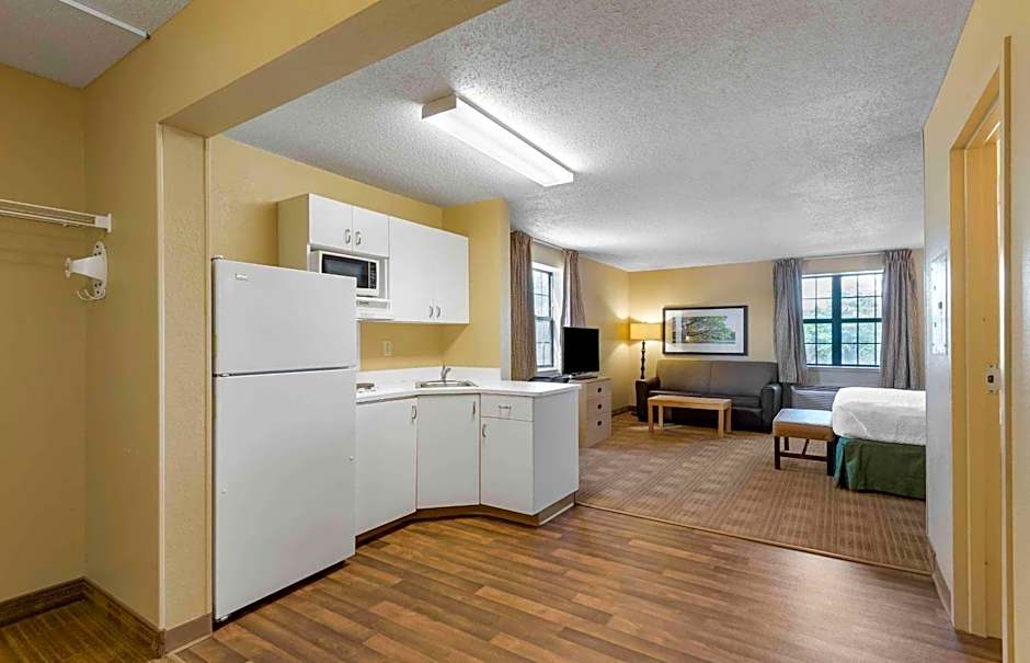 Studio 6 Corporate Extended Stay Buffalo Amherst NY