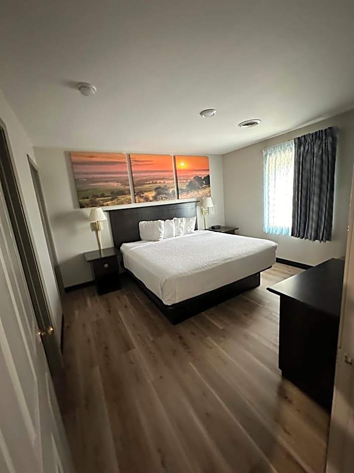 Days Inn and Suites by Wyndham Sikeston