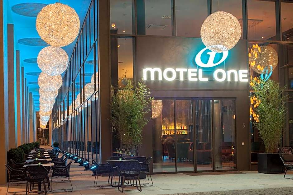 Motel One Dresden am Zwinger