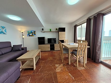 2 BEDROOMS (2 PEOPLE)