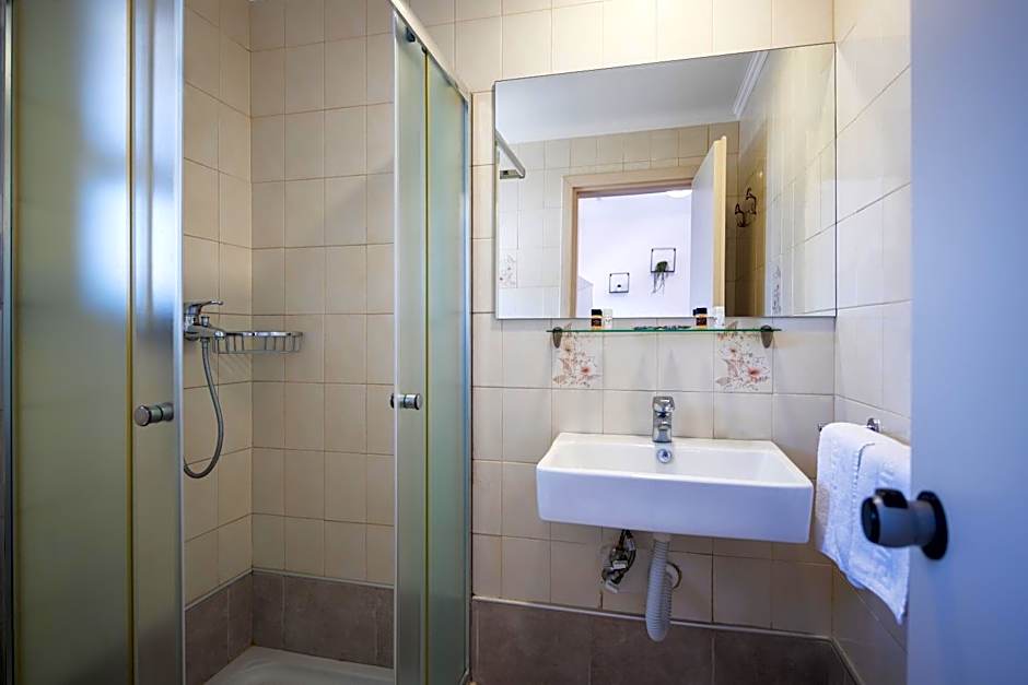 Terinikos Sunny Garden Hotel & Junior Suites