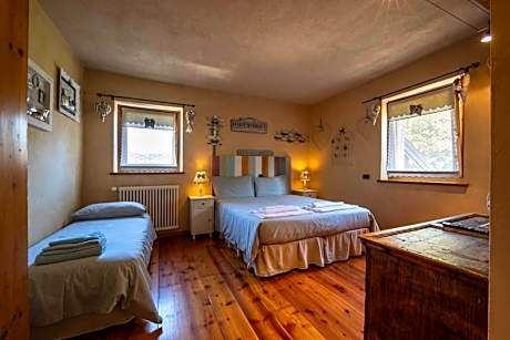 Triple Room with Mountain View