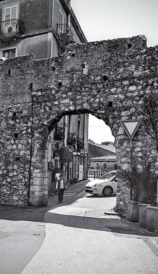 Tauromenion Guest House