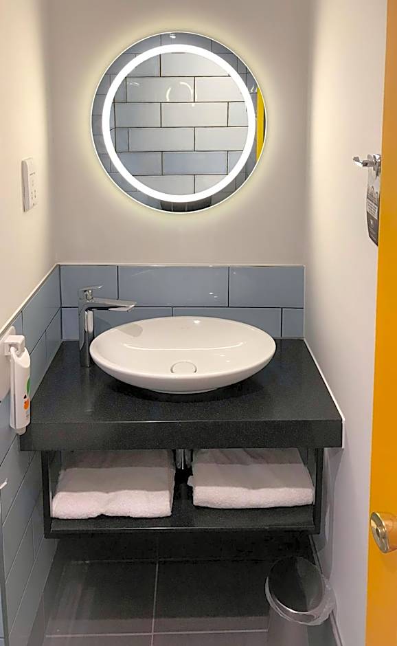 Manchester Portland By Sunday