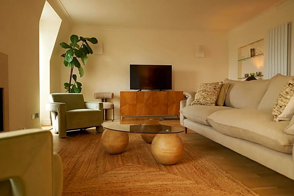 Europa House Apartments