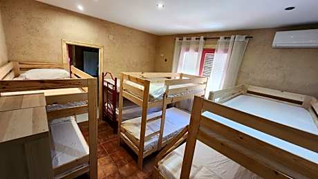 Family Room with Private Bathroom (8 beds)