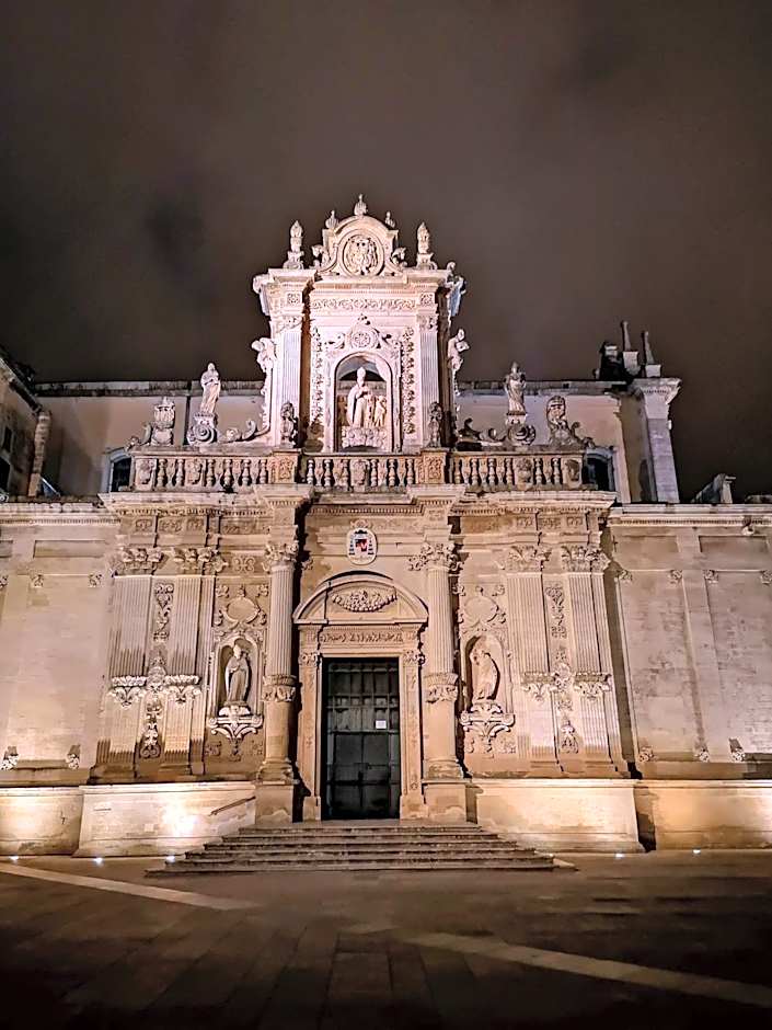 Eccelsoleccese Boutique B&B - steps from the Historic Center