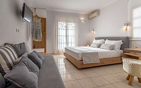 Triple Room with Sea View