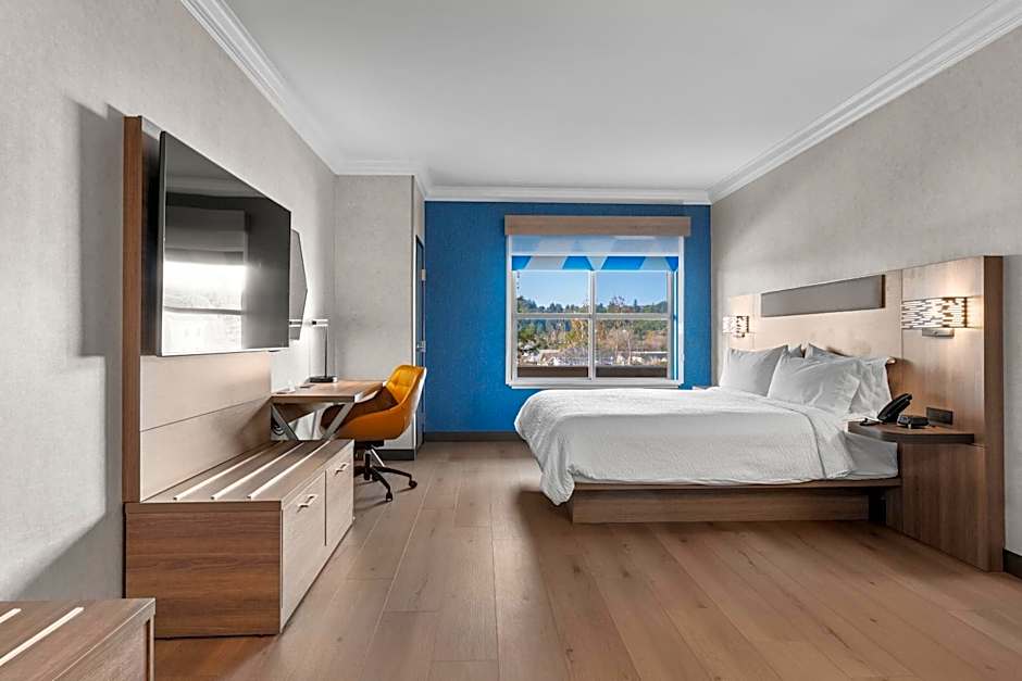 Holiday Inn Express Hotel & Suites Santa Cruz By IHG