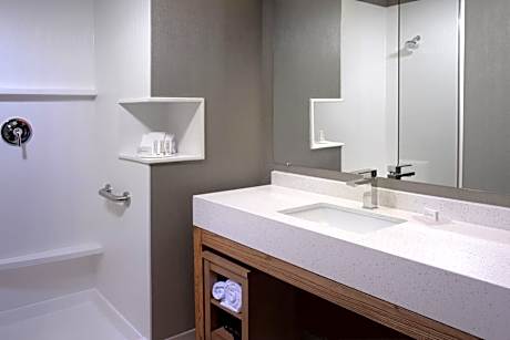 Room, 2 Queen Beds (Mobility/Hearing Accessible, Tub)