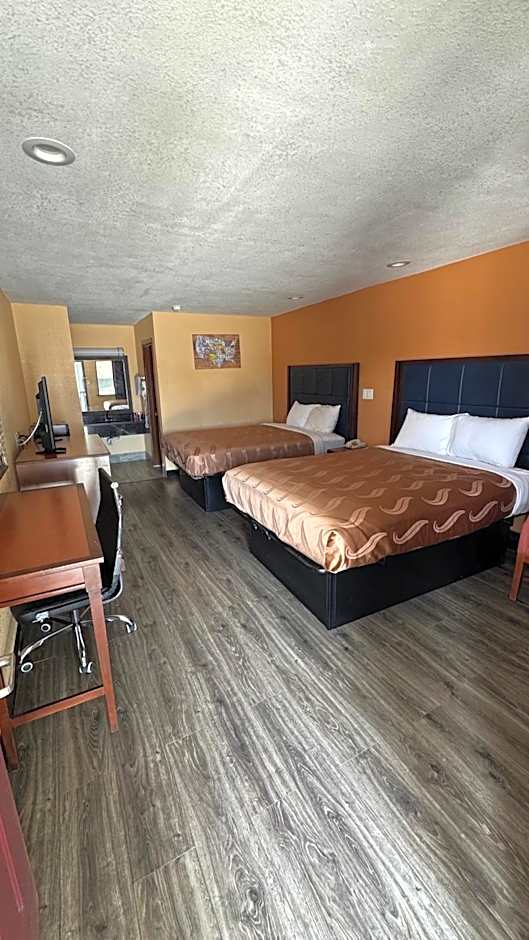 Photo 1 of 2 of 2 Queen Beds, Nonsmoking
