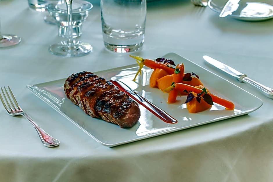 Le Chateau D'Etoges - Les Collectionneurs