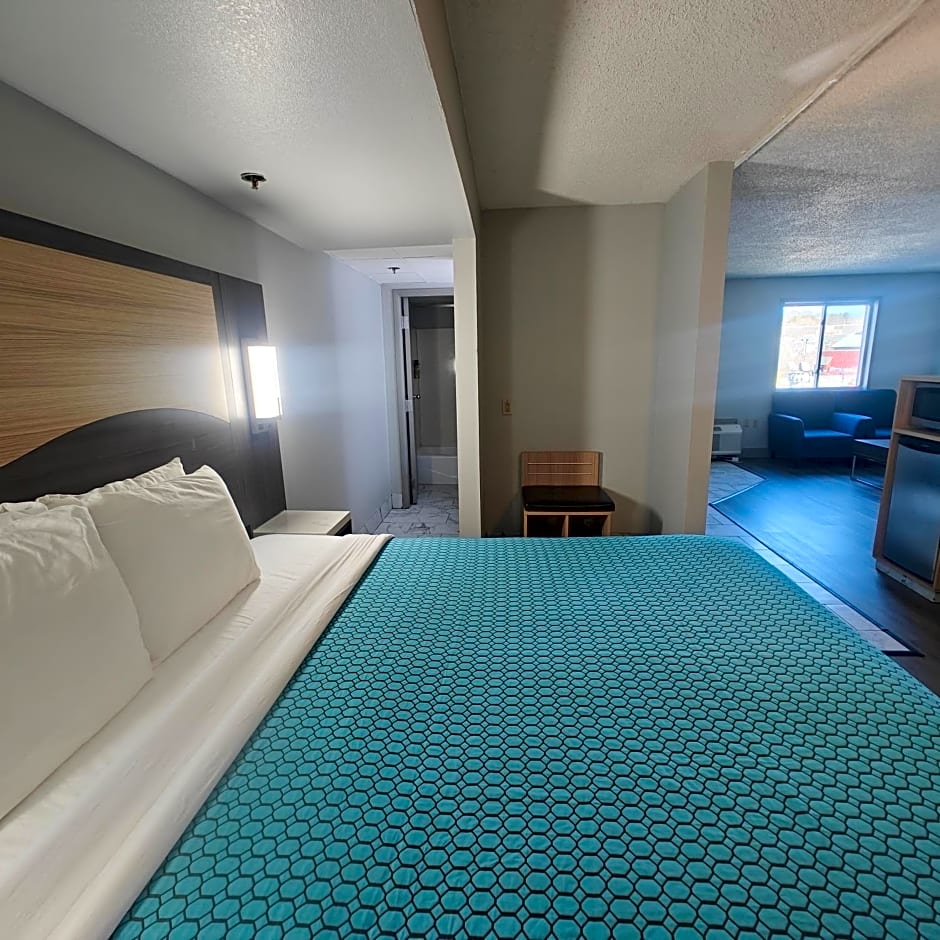 Mountain Vista Inn & Suites - Near the Island inPigeon Forge